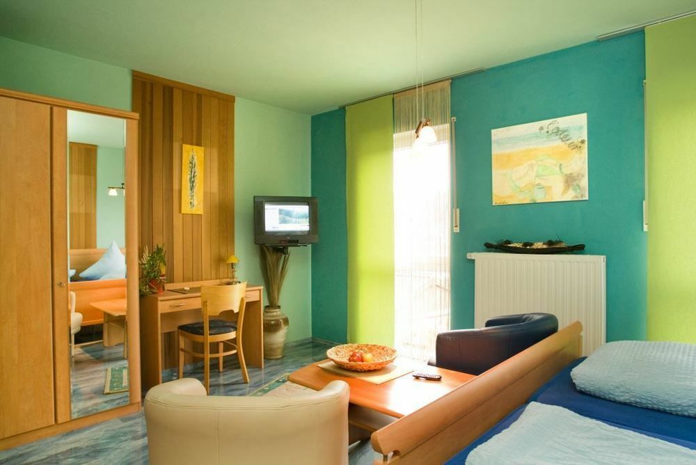 Hotel-Bistro-Europa Merchweiler Екстериор снимка